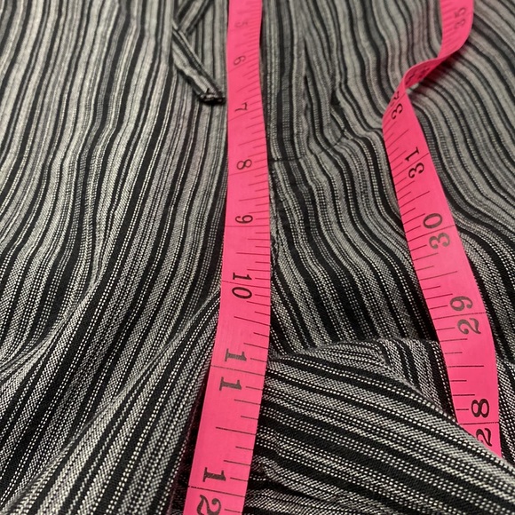 DKNY pants wide leg super comfortable two pockets in front - Picture 6 of 9